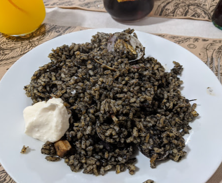 Arroz negro con tinta de calamar